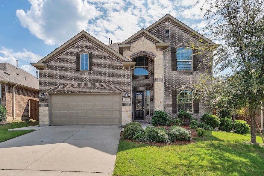 1012 Summer Ln in McKinney, TX - Foto de edificio