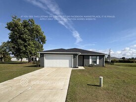 25372 Estrada Cir in Punta Gorda, FL - Building Photo