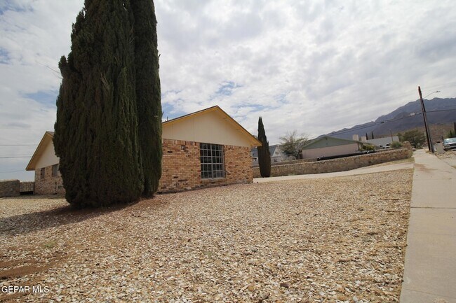 3406 Moonlight Ave in El Paso, TX - Building Photo - Building Photo
