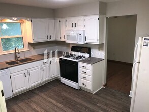 2612 S 61st Ave in Omaha, NE - Building Photo - Building Photo