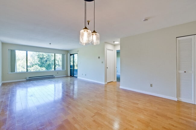 725 Mariposa Ave. in Mountain View, CA - Building Photo - Building Photo