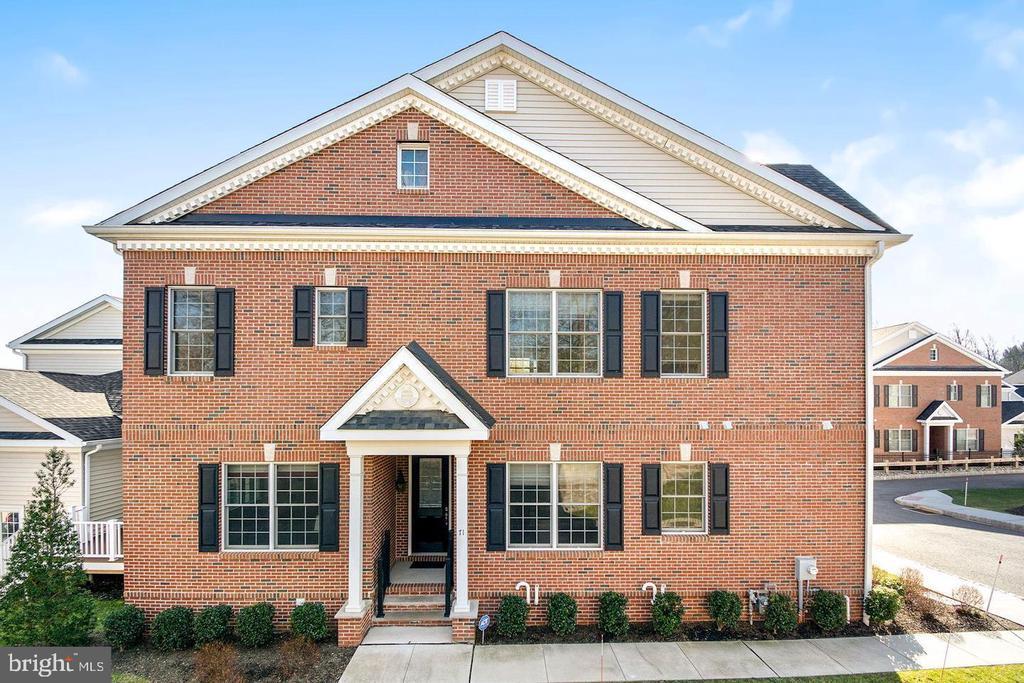 71 Creekview Ln in Yardley, PA - Building Photo