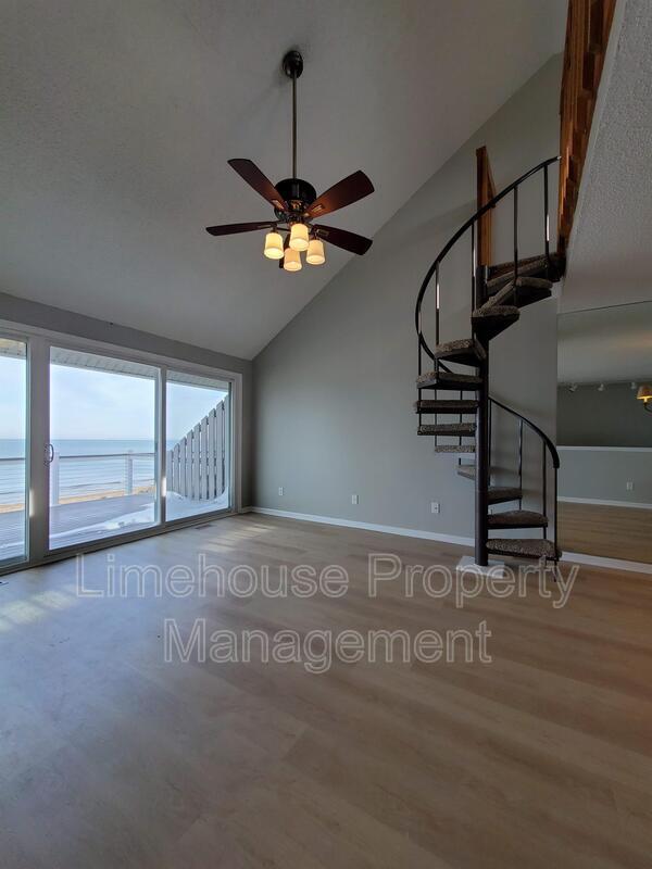 1944 E Ocean View Ave in Norfolk, VA - Building Photo - Building Photo