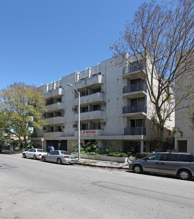 Renaissance Suites Apartment in Panorama City, CA - Building Photo - Building Photo