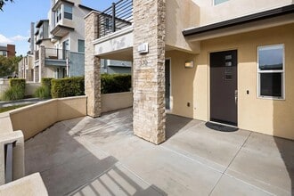 370 Broadway Dr in Brea, CA - Foto de edificio - Building Photo
