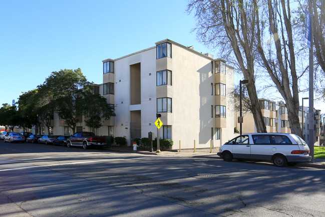 Frederick Douglas Haynes Apartments in San Francisco, CA - Foto de edificio - Building Photo