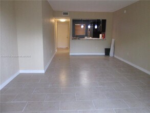 901 NE 209th Terrace in Miami, FL - Building Photo - Building Photo