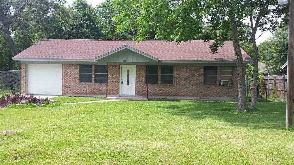 1812 Bowie St in West Orange, TX - Building Photo