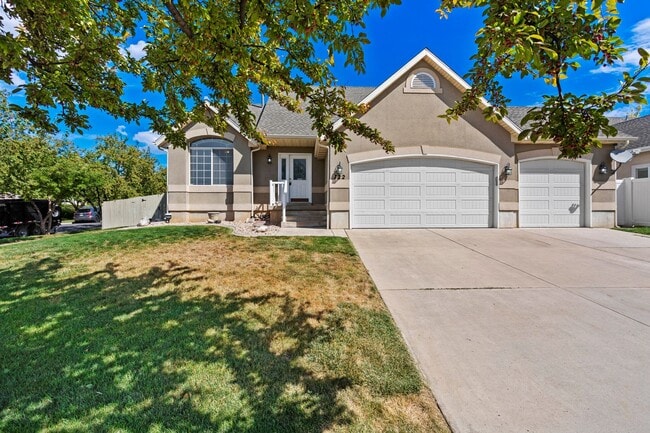 property at 722 W 2175 N