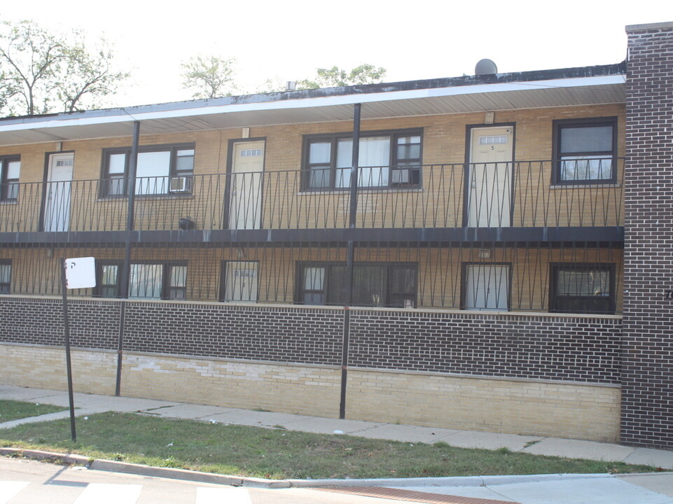 7642 S Exchange Ave in Chicago, IL - Building Photo