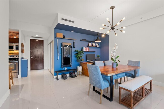 3250 Grand Ave, Unit 301 in Miami, FL - Building Photo - Building Photo