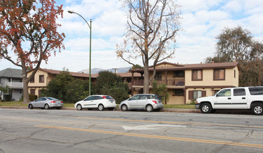 1831 Riverside Dr in Glendale, CA - Building Photo - Building Photo