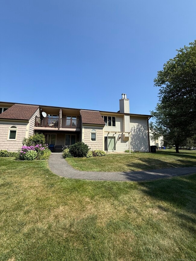 property at 25 Little Oak Ln