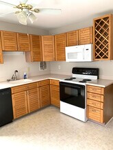 7 W Afton Ave, Unit 1 in Yardley, PA - Building Photo - Building Photo