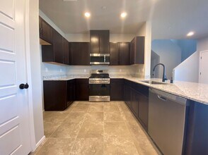 4451 Sapphire Moon Ave in North Las Vegas, NV - Building Photo - Building Photo