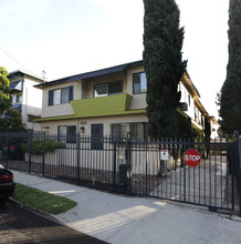 1922 Vista Del Mar St in Los Angeles, CA - Building Photo - Building Photo