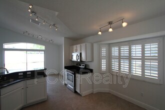 130 Cedarpark Ln in Davenport, FL - Foto de edificio - Building Photo