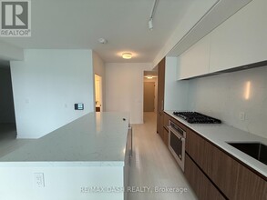 1-401 Hillsdale Ave W in Toronto, ON - Building Photo - Building Photo