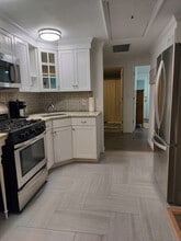 41 Cooper Ave in Milford, CT - Building Photo - Building Photo