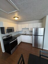 9283 Five Palms Dr, Unit 2 in San Antonio, TX - Building Photo - Building Photo
