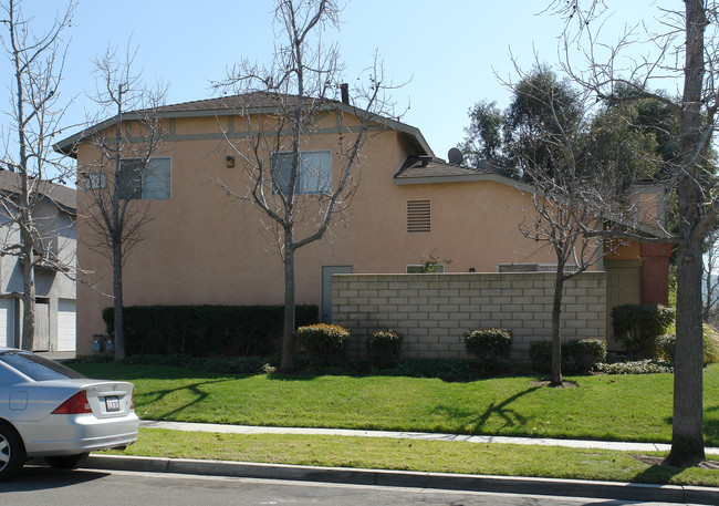 2320 Benidorm Cir in Corona, CA - Building Photo - Building Photo