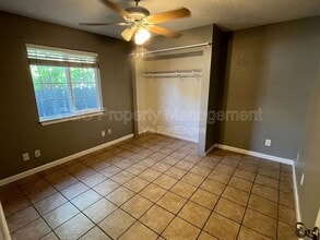 35 W Emerson Ave in Tracy, CA - Building Photo - Building Photo