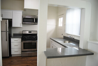 SeaGlass Apartments in Long Beach, CA - Building Photo - Interior Photo