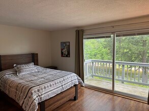 56 Mountain River Ave, Unit Riverfront ski condo in Thornton, NH - Building Photo - Building Photo