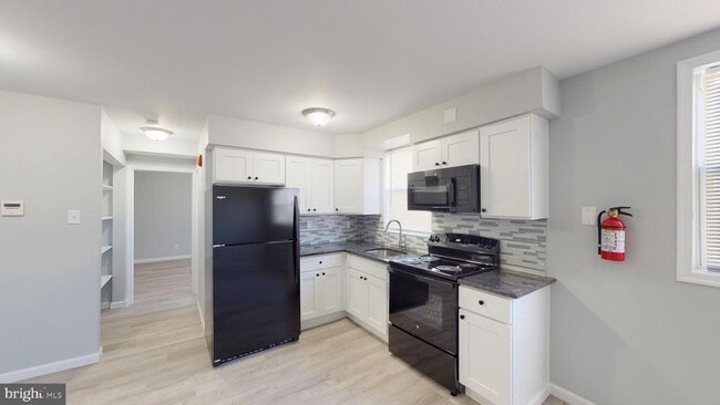 property at 910 Gateway Blvd