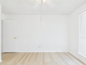 913 Mayfield Dr in Marble Falls, TX - Building Photo - Building Photo