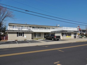 5400 Pacific Ave in Wildwood Crest, NJ - Building Photo - Building Photo