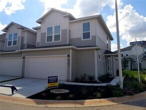 1614 Roseburg Dr in Austin, TX - Building Photo - Building Photo