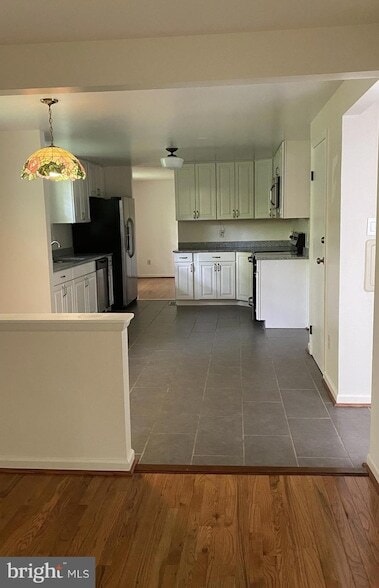 9613 Locust Hill Dr in Great Falls, VA - Building Photo - Building Photo