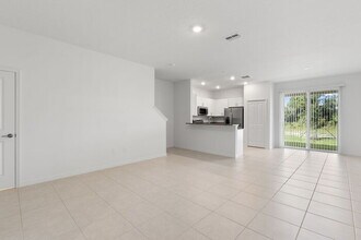 11131 65th Ter E in Palmetto, FL - Building Photo - Building Photo