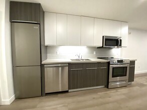10720-78 78 Ave NW in Edmonton, AB - Building Photo - Building Photo