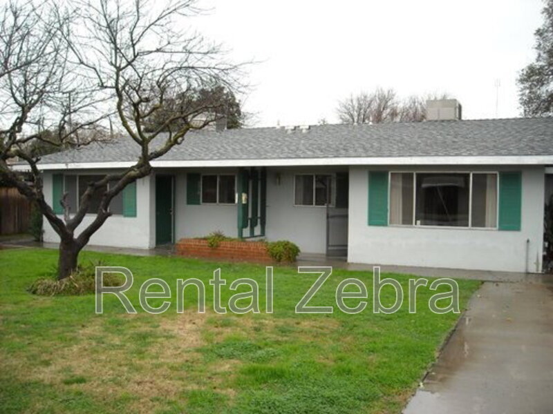 2410 P St in Merced, CA - Building Photo