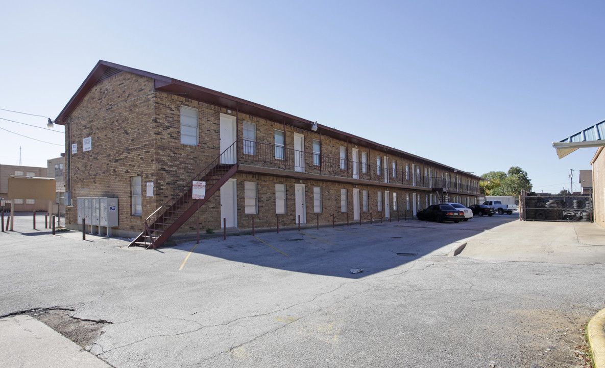 Ridgeway Terrace Apartments in Arlington, TX - Building Photo