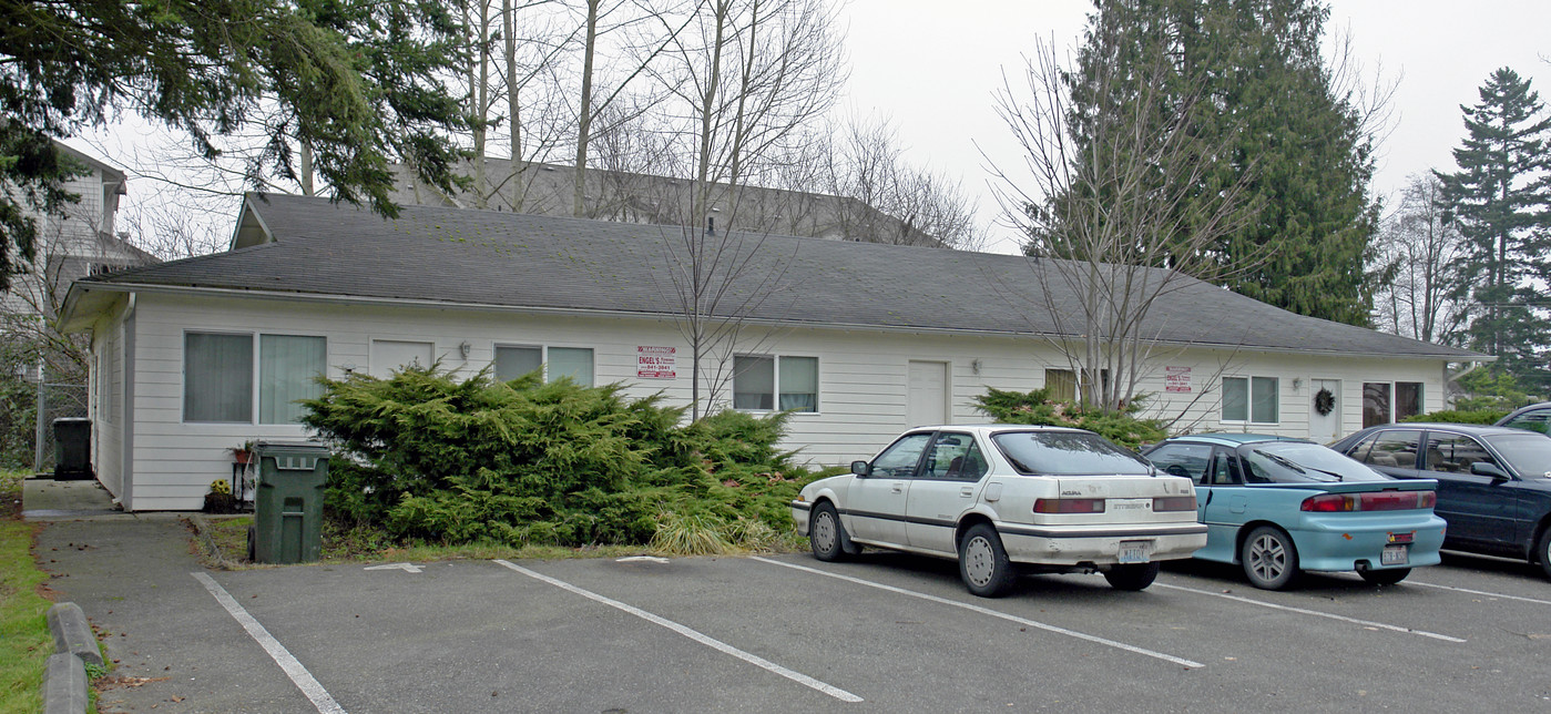 13501 98th Avenue Ct E in Puyallup, WA - Building Photo