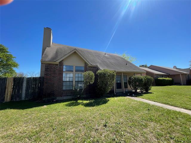 1218 Greenbriar Ln in Lancaster, TX - Building Photo - Building Photo