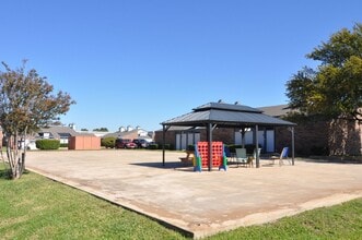 602 Bellaire Dr in Hurst, TX - Building Photo - Building Photo