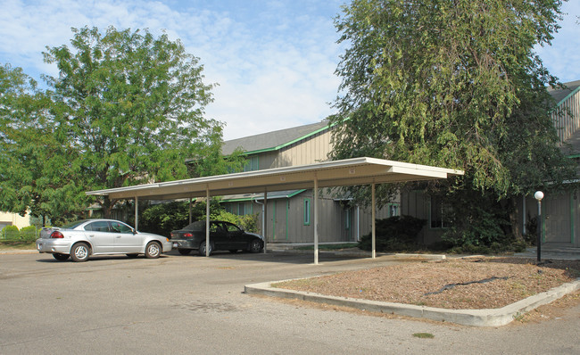 Cabot Cove in Boise, ID - Foto de edificio - Building Photo