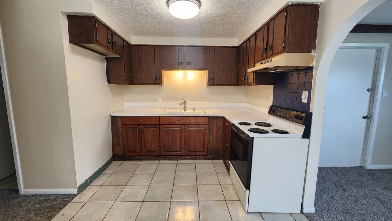 194 Mead St in North Tonawanda, NY - Building Photo