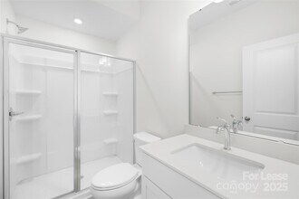 5018 Layman Dr in Charlotte, NC - Building Photo - Building Photo