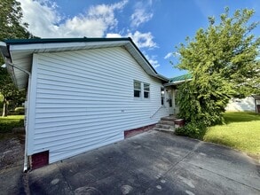 313 W Allen St in Hendersonville, NC - Building Photo - Building Photo