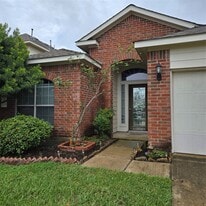 10138 Corvallis Dr in Houston, TX - Building Photo