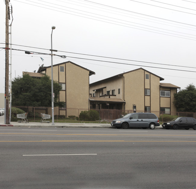 North Pointe Rayen Apartments in Pacoima, CA - Building Photo - Building Photo