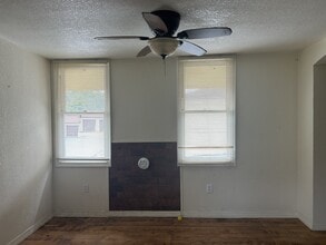 613 N Dixie Ave, Unit A in Fruitland Park, FL - Foto de edificio - Building Photo