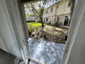 1979 Freeport Ln, Unit 1979 in Riviera Beach, FL - Foto de edificio - Building Photo