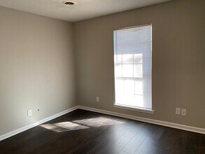 269 Tinker Hill Cv, Unit C in Jackson, TN - Foto de edificio - Building Photo