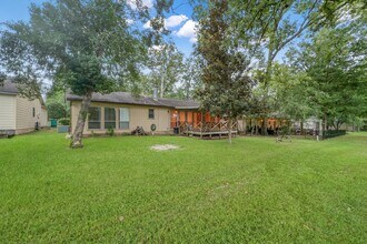 284 Colonial Ct in Conroe, TX - Building Photo - Building Photo